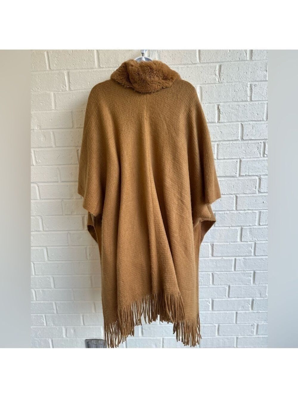 Vince Camuto Faux Fur Collar Camel color Cape/Poncho, 5” Fringe on Lower Hem - Picture 3 of 16